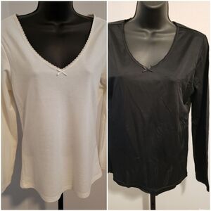 (NWOT) Cuddl Duds Women's Soft-wear Lace-Edge V-Neck Tops (Size Medium)